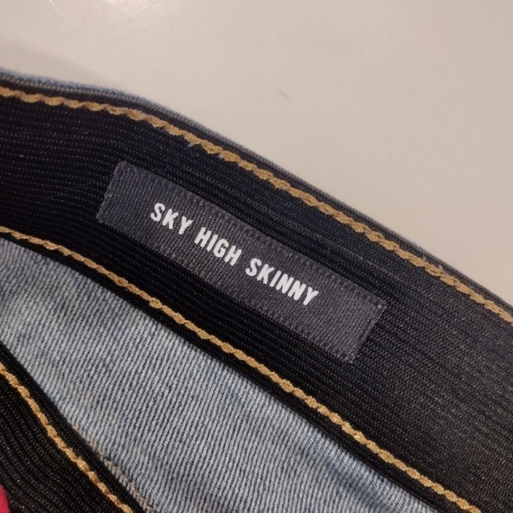 Women's Torrid Blue Skinny Jeans with Black Swirl Design; 18 - Picture 3 of 16